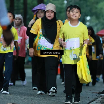 Runner Photo 7750476