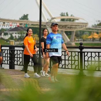 Runner Photo 7750483