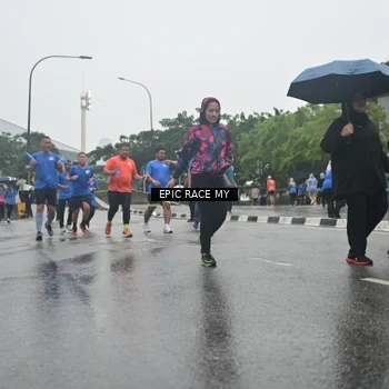 Runner Photo 7750495