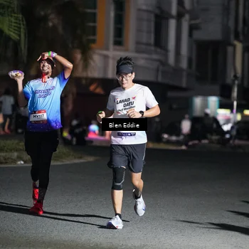 Runner Photo 7750499