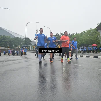 Runner Photo 7750501