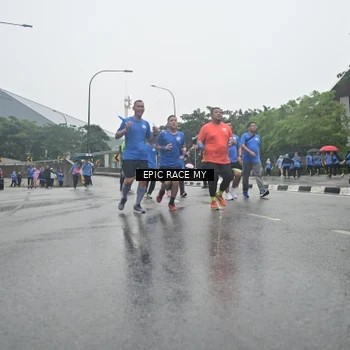 Runner Photo 7750510