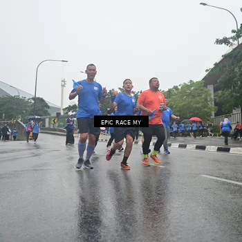 Runner Photo 7750524