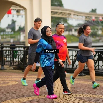 Runner Photo 7750526