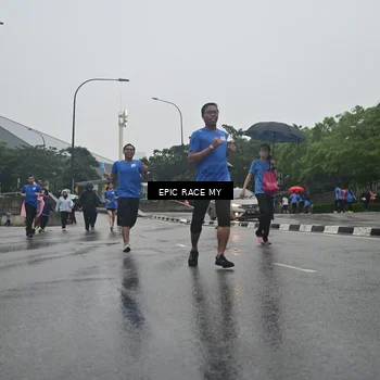 Runner Photo 7750533