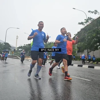 Runner Photo 7750548