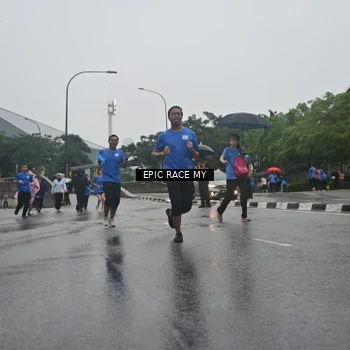Runner Photo 7750561