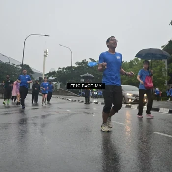 Runner Photo 7750563