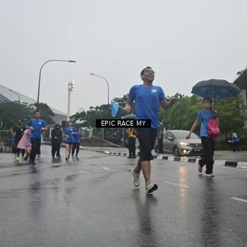 Runner Photo 7750570