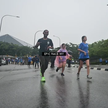 Runner Photo 7750586