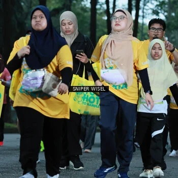 Runner Photo 7750595