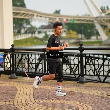 Runner Photo 7750642