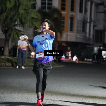 Runner Photo 7750665