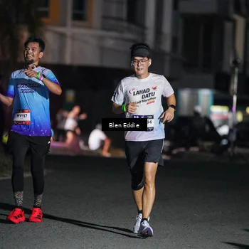 Runner Photo 7750677