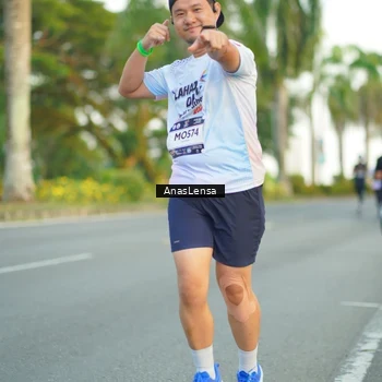 Runner Photo 7750680