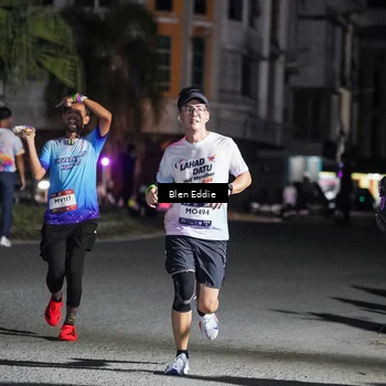 Runner Photo 7750688