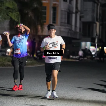 Runner Photo 7750695
