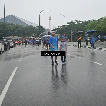 Runner Photo 7750696