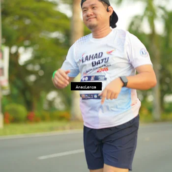 Runner Photo 7750699