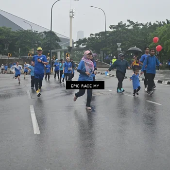 Runner Photo 7750704