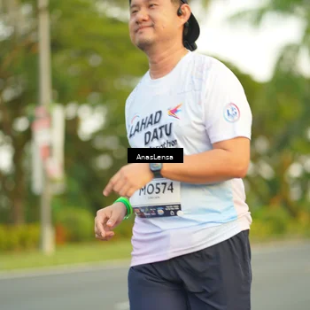 Runner Photo 7750705