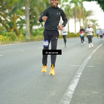 Runner Photo 7750706