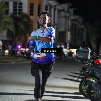 Runner Photo 7750713