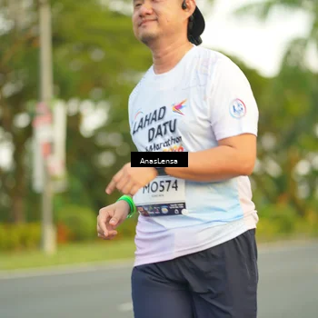 Runner Photo 7750717