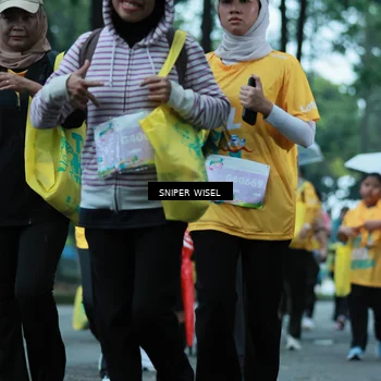 Runner Photo 7750719