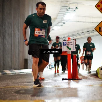 Runner Photo 7750724