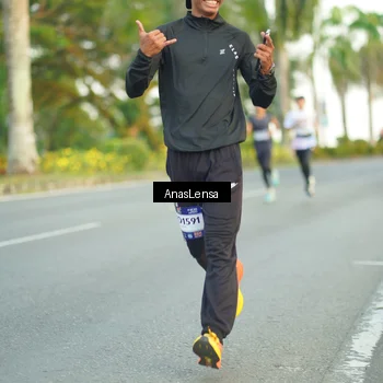 Runner Photo 7750733