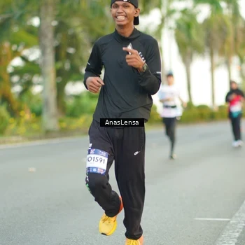 Runner Photo 7750749