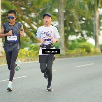 Runner Photo 7750757