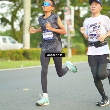 Runner Photo 7750775