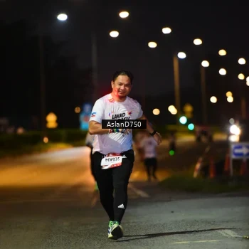 Runner Photo 7750778