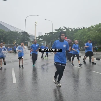 Runner Photo 7750790