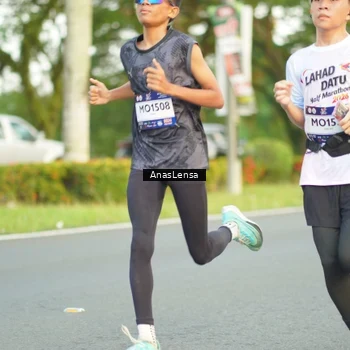 Runner Photo 7750792