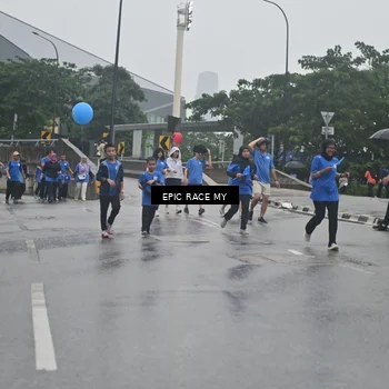 Runner Photo 7750809