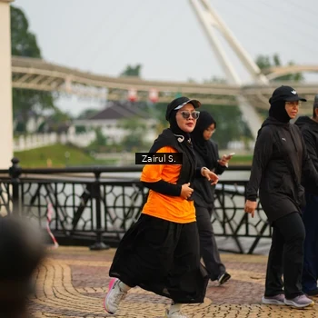 Runner Photo 7750811