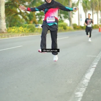 Runner Photo 7750842