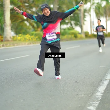 Runner Photo 7750844