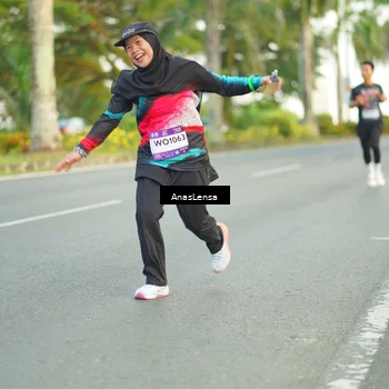 Runner Photo 7750849