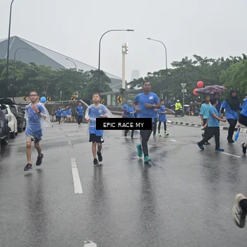 Runner Photo 7750860