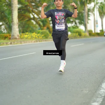 Runner Photo 7750881