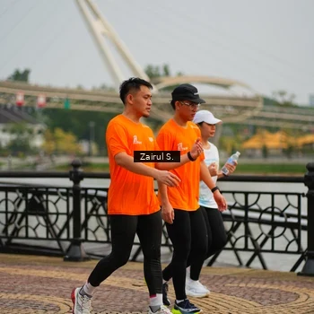 Runner Photo 7750883