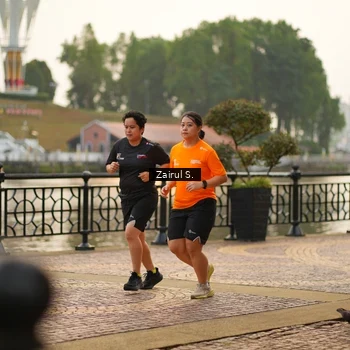 Runner Photo 7750888