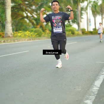 Runner Photo 7750890
