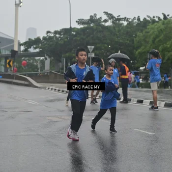 Runner Photo 7750892