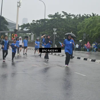 Runner Photo 7750897