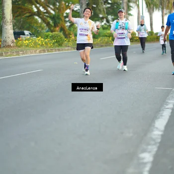 Runner Photo 7750903